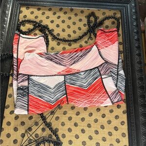 EUC Bold abstract chevron print capri leggings.  SIZE  2X